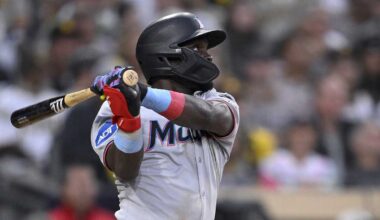 Pittsburgh Pirates claim Ronny Simon