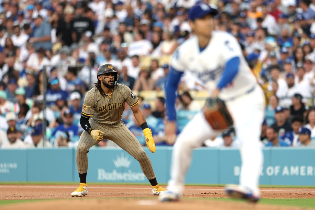 Big inning pushes Dodgers past Padres for series-opening win