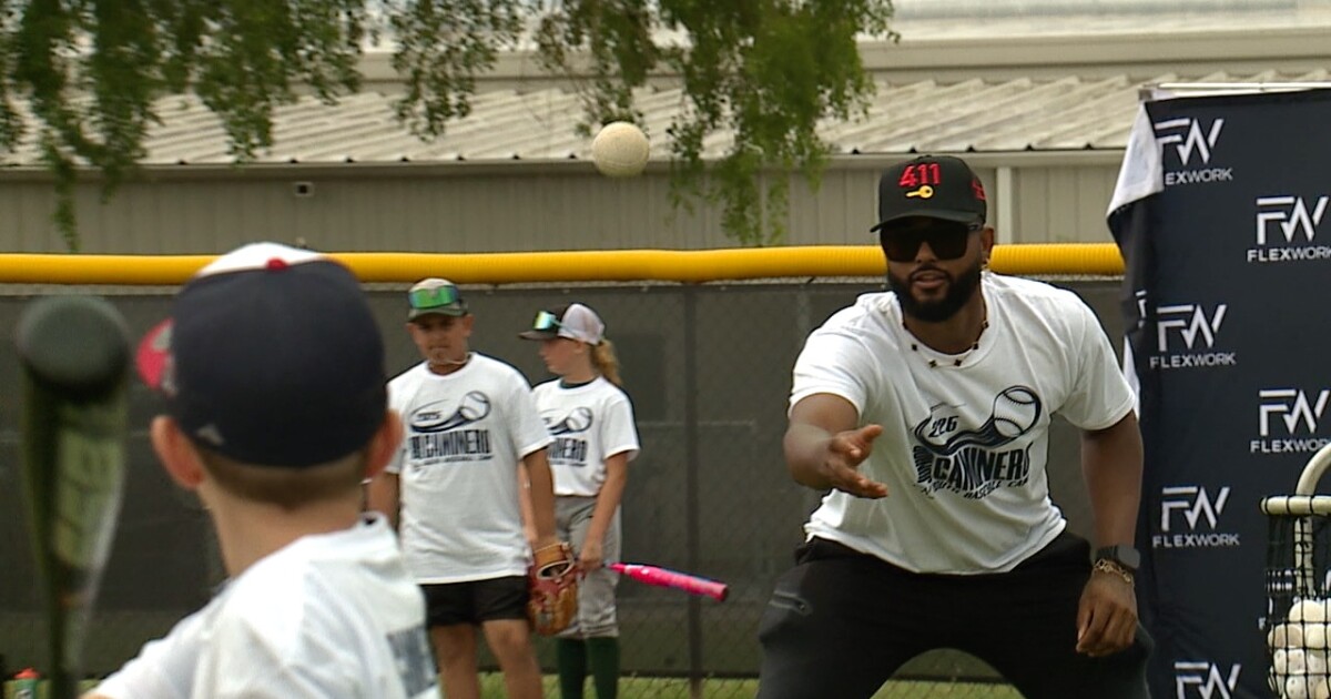 Rays' star Junior Caminero hosts youth baseball camp