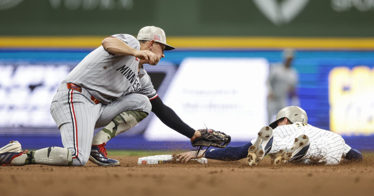 Brewers take win streak into game against the Twins