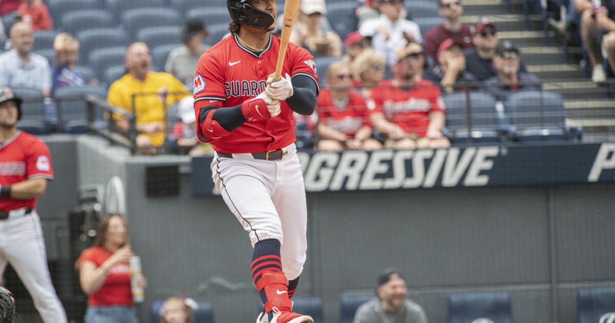 Nolan Jones scores go-ahead run on throwing error in 7th, Guards beat Astros 4-2