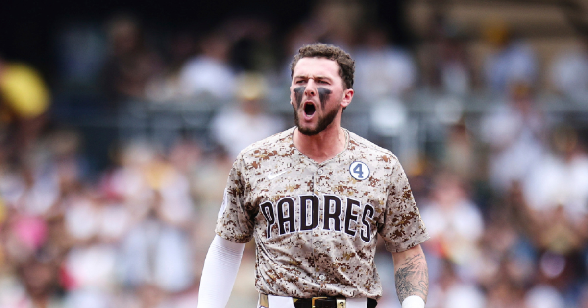 Padres score 4 runs in 7th to rally past Pirates 6-4