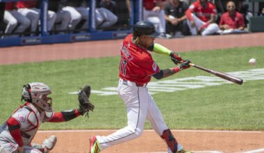 Giants try to keep home win streak going, host the Guardians