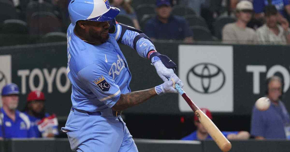 Behind Garcia, Royals' bats stay hot in 6-3 over Rangers