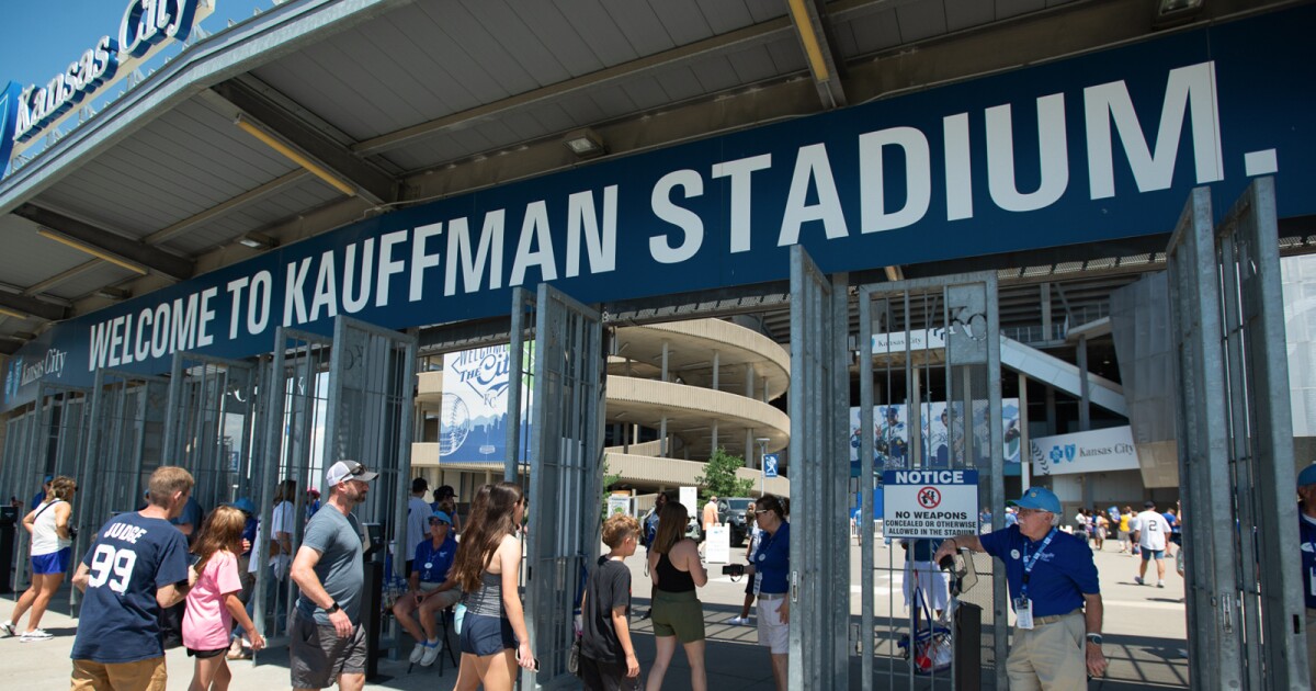 Missouri lawmakers enter high-stakes battle over Royals and Chiefs stadiums | KCUR