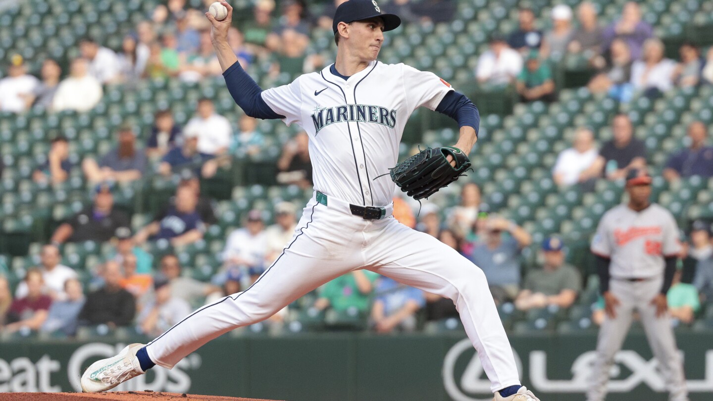 Mariners right-hander George Kirby takes line drive to face, exits game