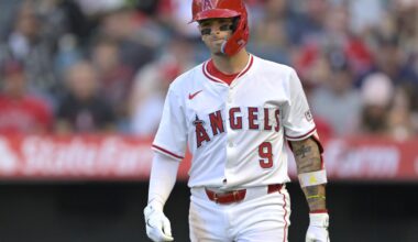 Angels SS Zach Neto will have tests on shoulder after making error, leaving game in 9th inning