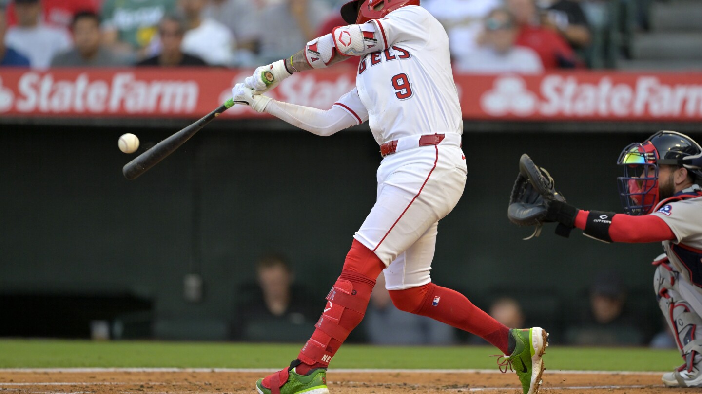 Angels score 4 runs in 8th inning for 9-5 win over Red Sox