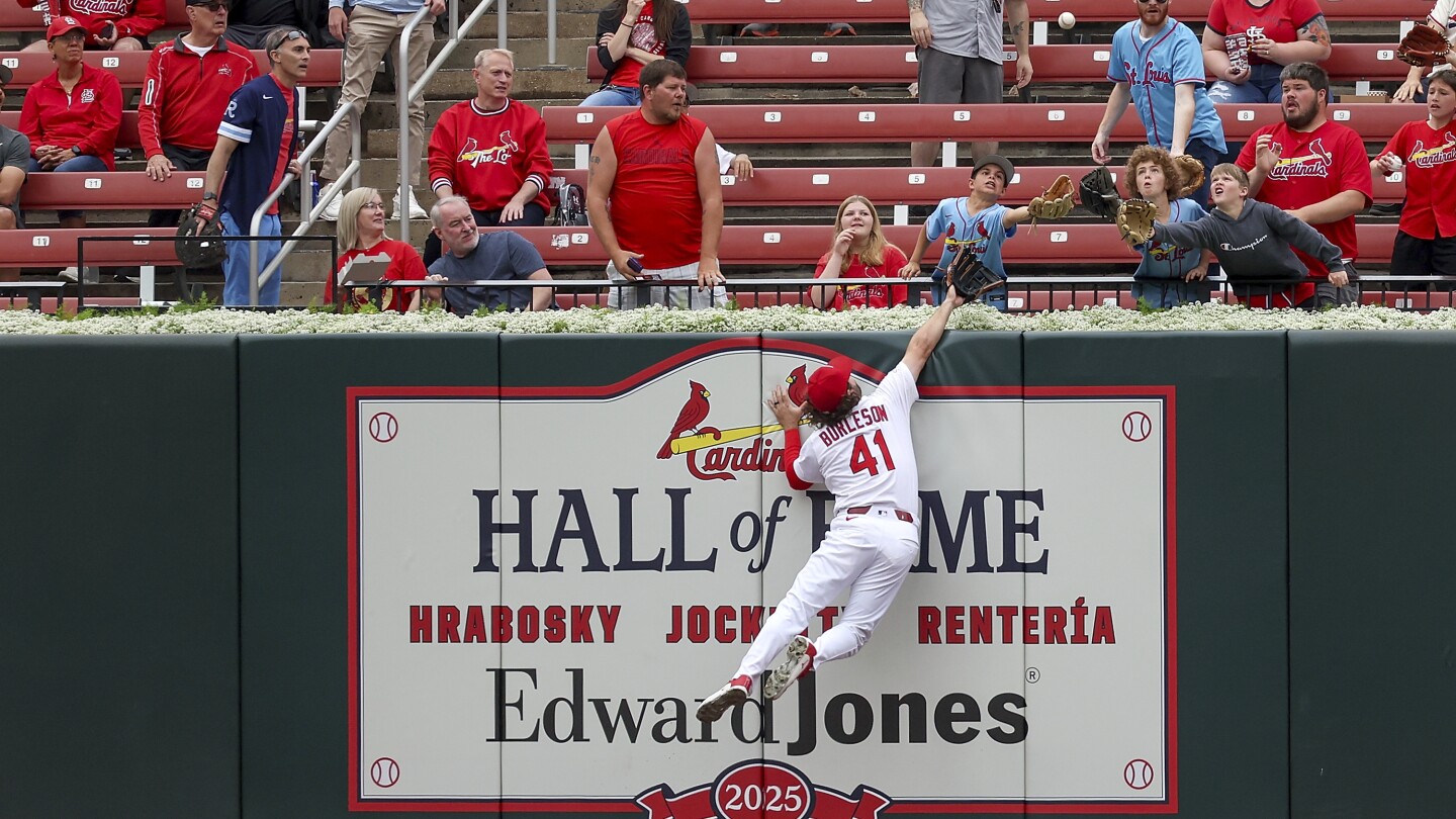 Contreras has RBI single in 10th to lift Cardinals past Royals, 6-5 in doubleheader opener