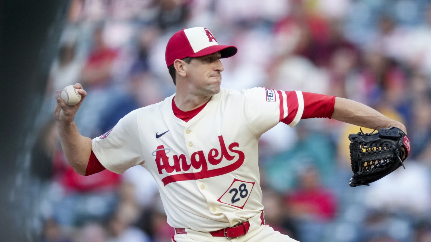 Kyle Hendricks picks up career win No. 100 as Angels beat the Mariners 5-4