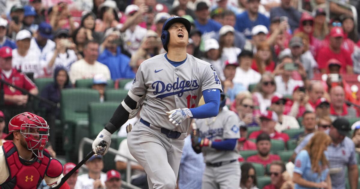 Dodgers strand 12 runners on base in walk-off loss to Cardinals