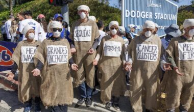 Dodgers’ and Giants’ Big Oil ads are just economic competition