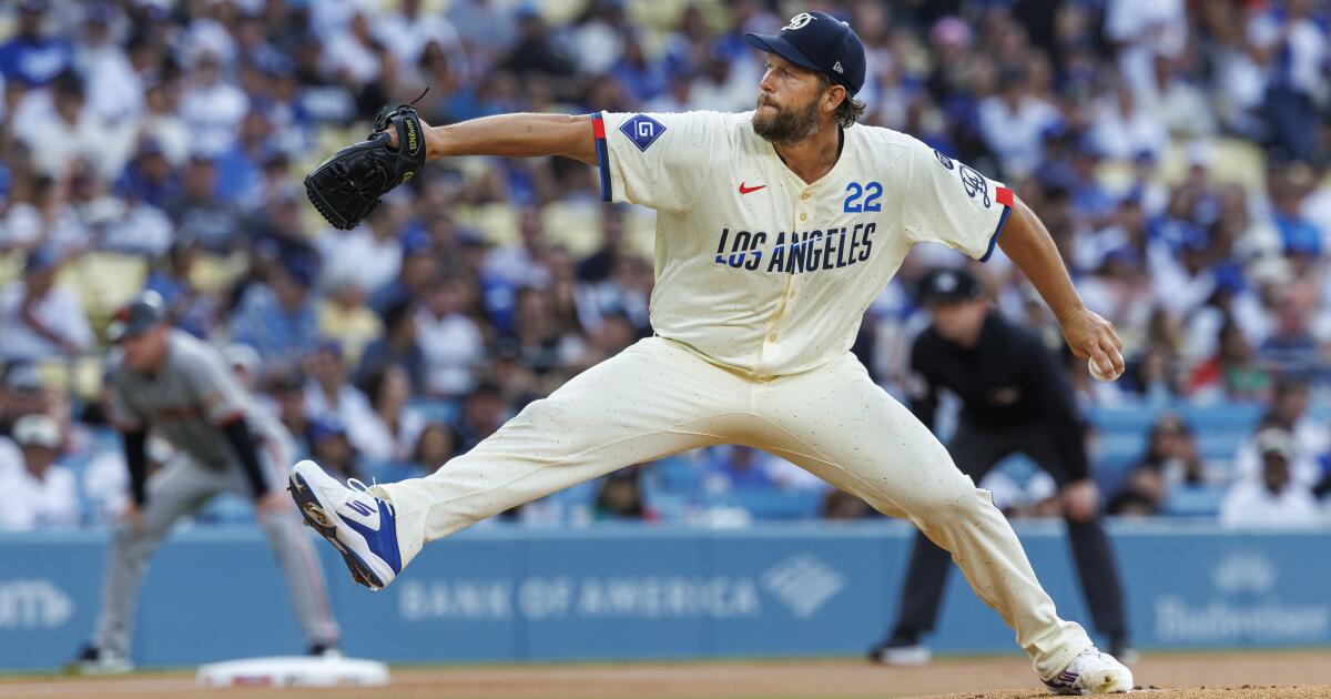 Clayton Kershaw tosses a gem in Dodgers' victory over Giants