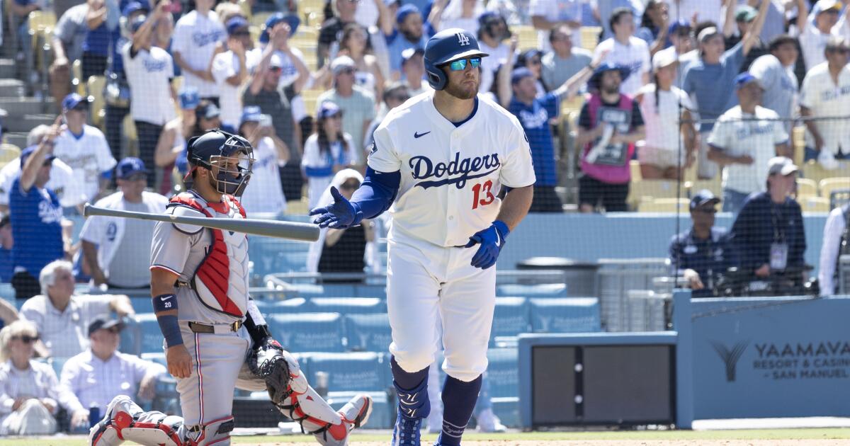 Max Muncy drives in seven runs off two homers in Dodgers' win