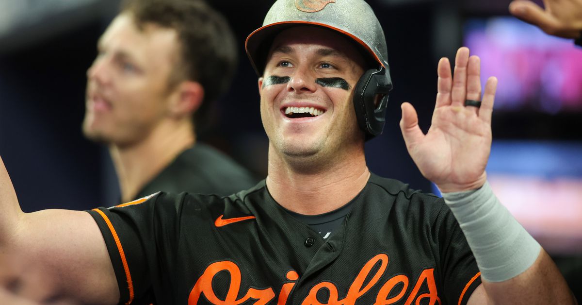 Braves release James McCann from Triple-A, José Ruiz accepts assignment