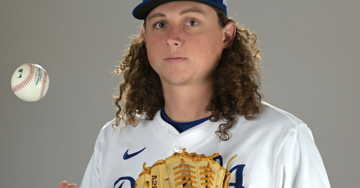 Royals call up reliever Andrew Hoffmann