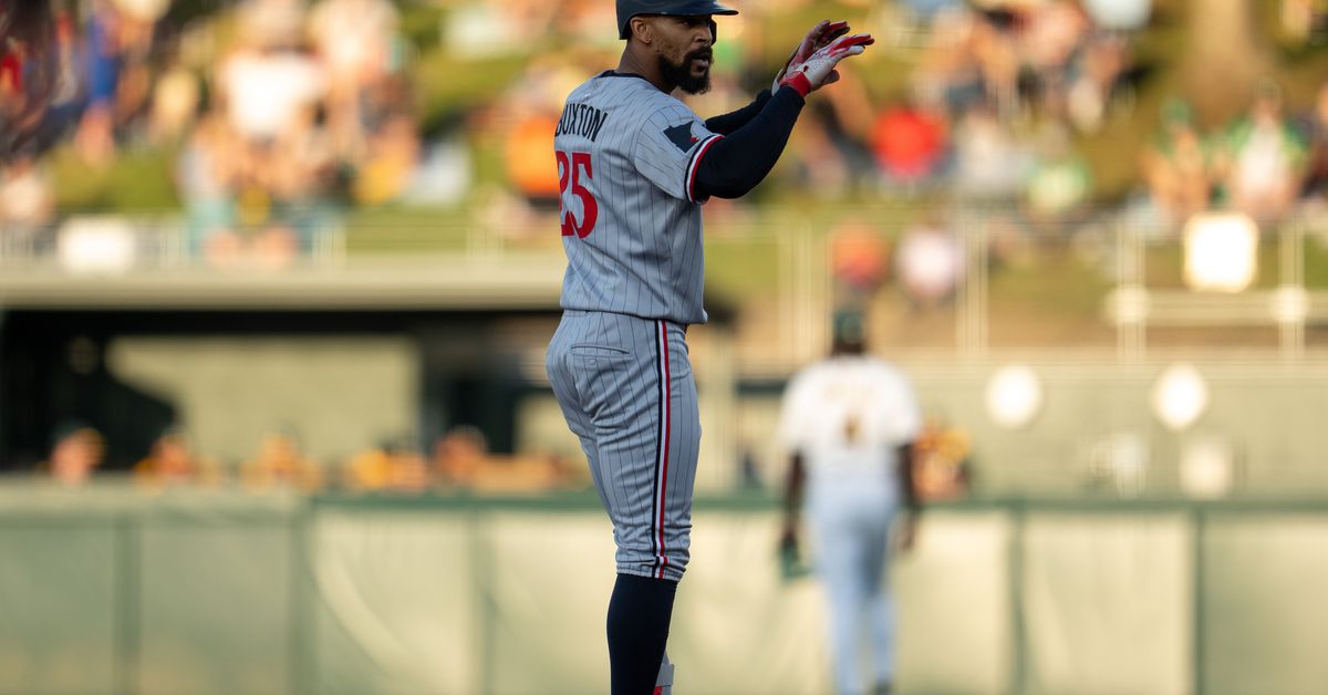 Twins 10, Athletics 4: 14 hit night for Minnesota