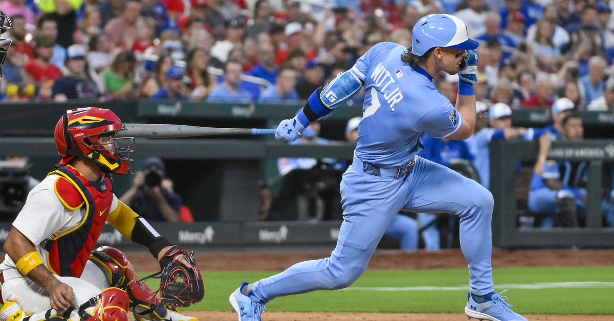 Kansas City Scores 8 Unanswered to Take Game One From St. Louis 10-7