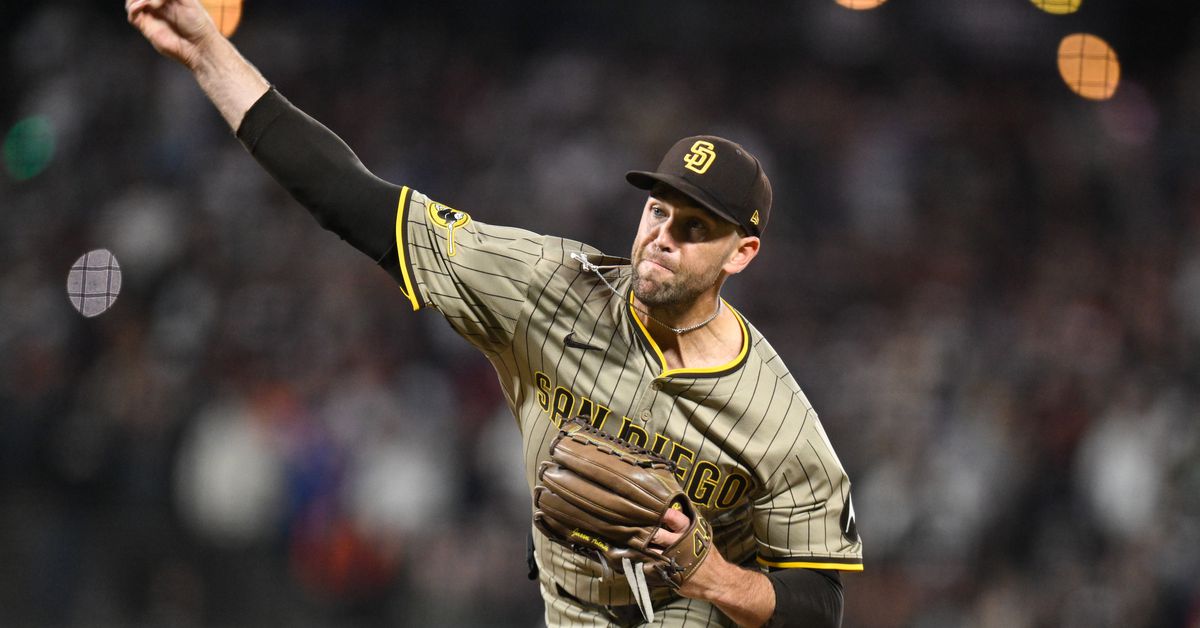 Padres fumble five-run lead, lose to Giants
