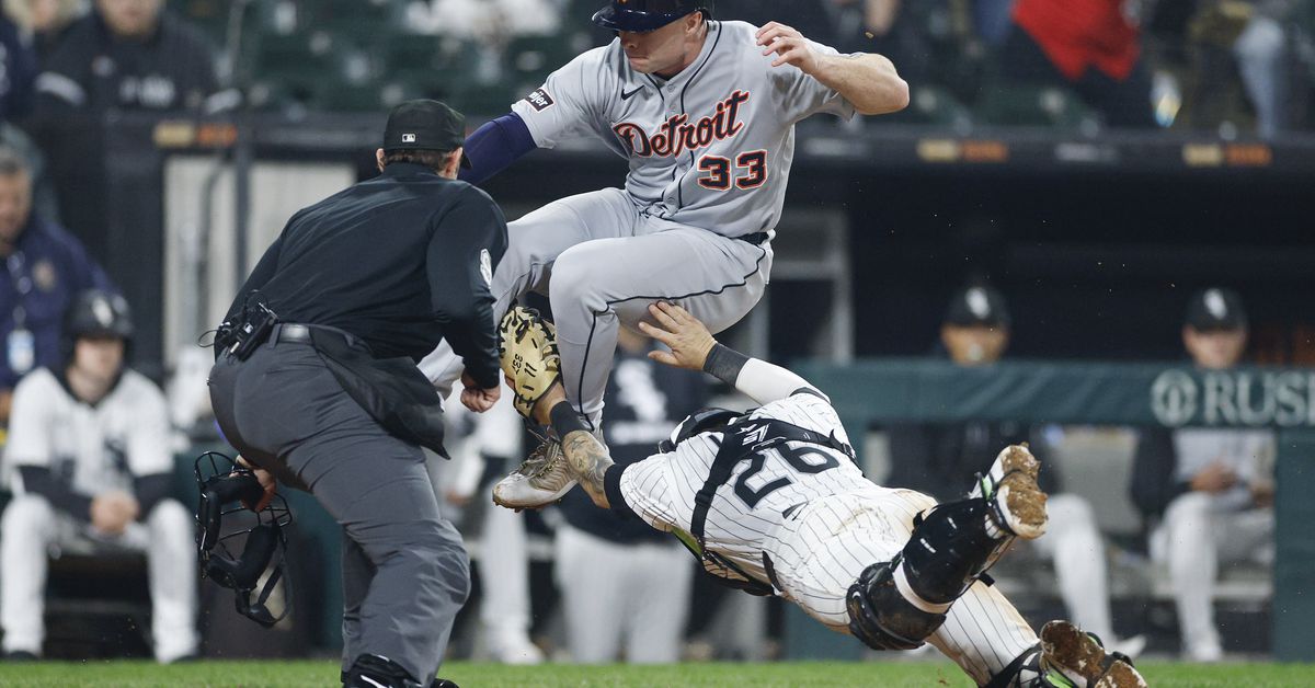 Tigers 5, White Sox 4: Cats scratch out a win