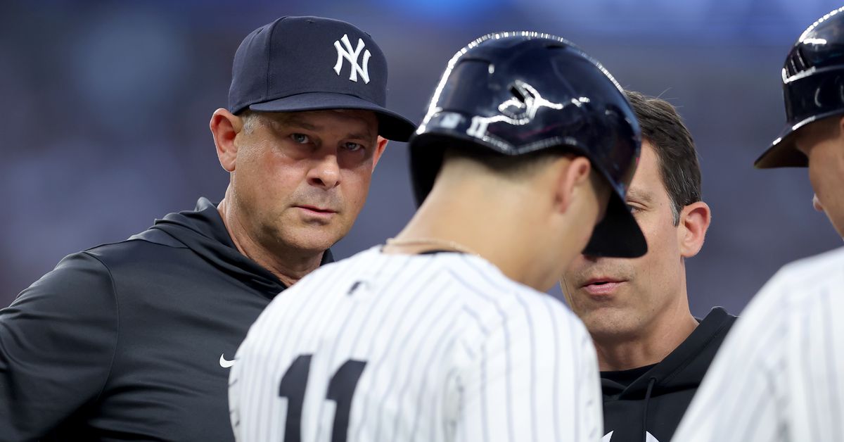 New York Yankees news: Volpe dealing with elbow contusion