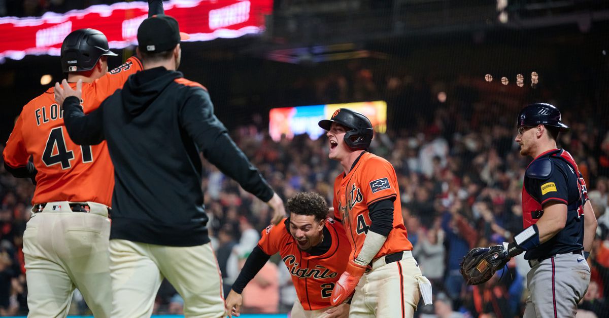 MLB scores: Wild pitches help Giants walk off against Braves