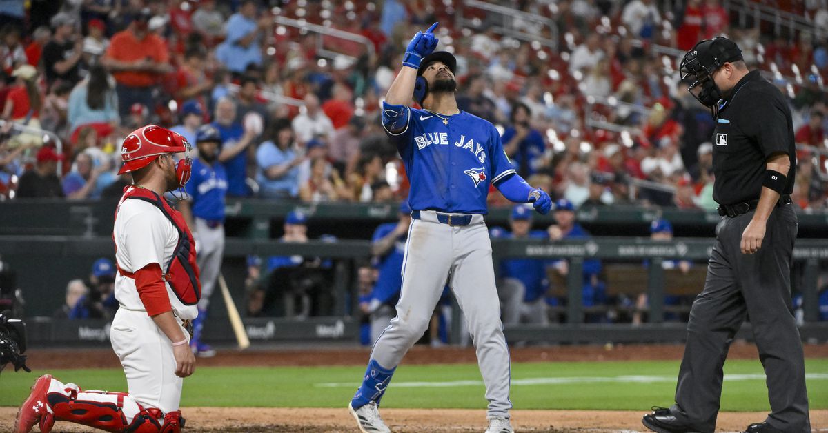 Toronto Blue Jays outlast St. Louis Cardinals after late surge falls just short