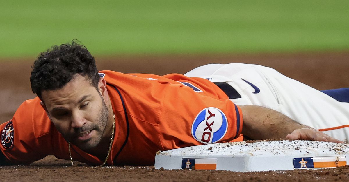 Astros Hold Off White Sox, 4-3