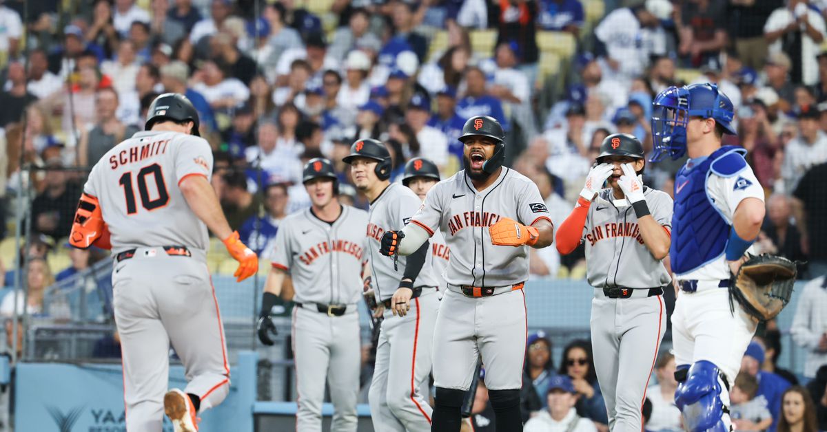 Giants flex rare power to catch Dodgers in NL West standings