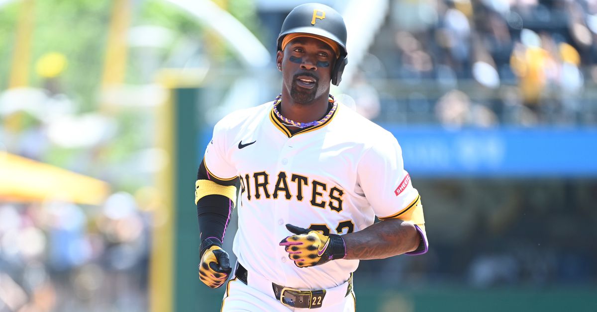 Andrew McCutchen surpasses Roberto Clemente for 3rd on Pirates All-Time Home Run List