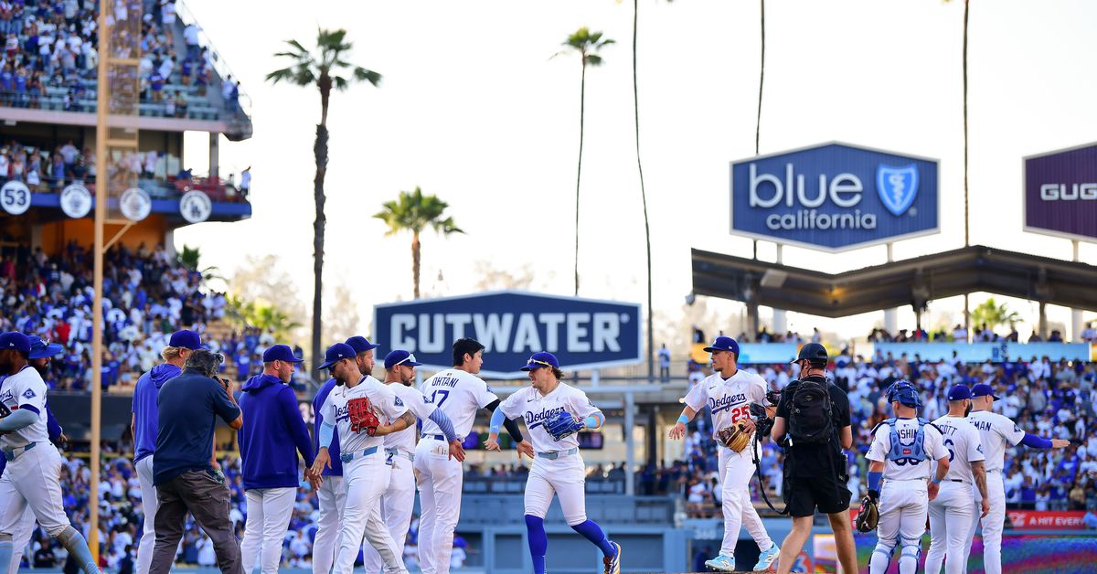 MLB scores: Devers news does not lift Giants past Dodgers in finale