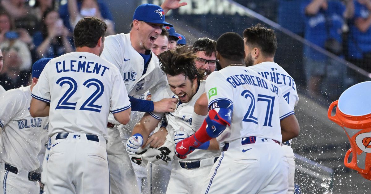 Yankees Rivals: Astros score double-digits, Jays creep closer