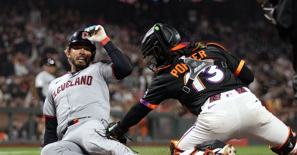 Rafael Devers debut ends in 3-2 loss for SF Giants