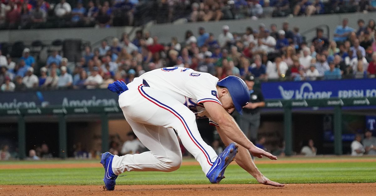 Texas Rangers ruled by Kansas City Royals after second straight loss