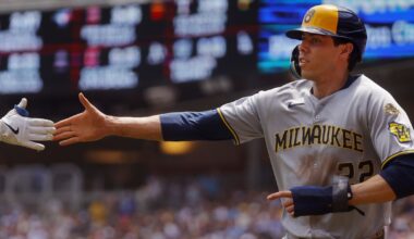 Brewers dominate Twins in 9-0 victory