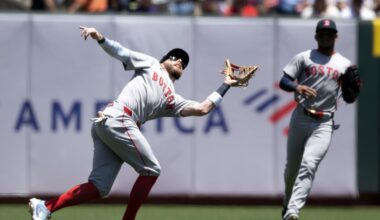 Red Sox 2, Giants 3: Another late-inning rally falls short
