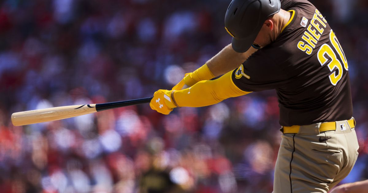 Padres slug their way past Reds