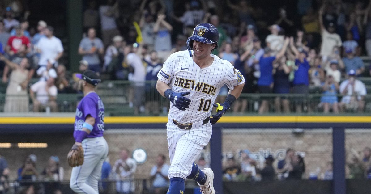 Brewers fall to Rockies in extra innings, 4-3