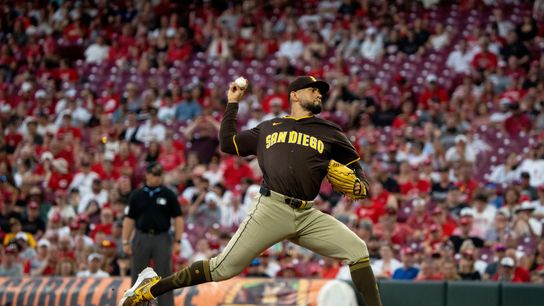 Sheets powers Padres to comeback win in Cincy, 6-4