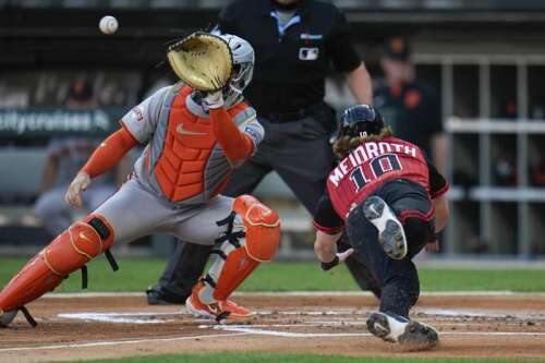 Limited offense magnifies White Sox mistakes in loss to Giants