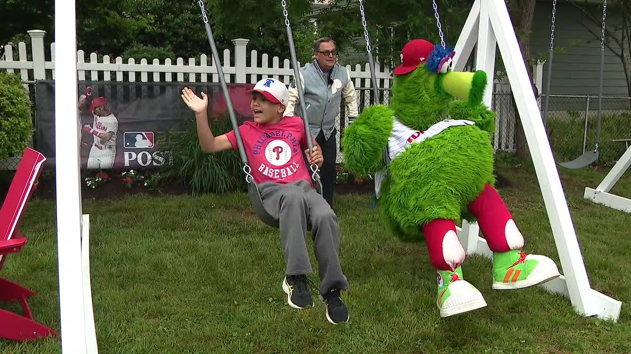 Phillies surprise Delco family with backyard transformation, Dickie Noles appearance