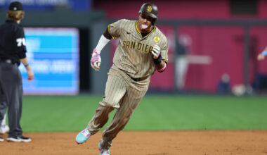 Machado thrills packed Petco Park with long ball in 4-3 Padres win