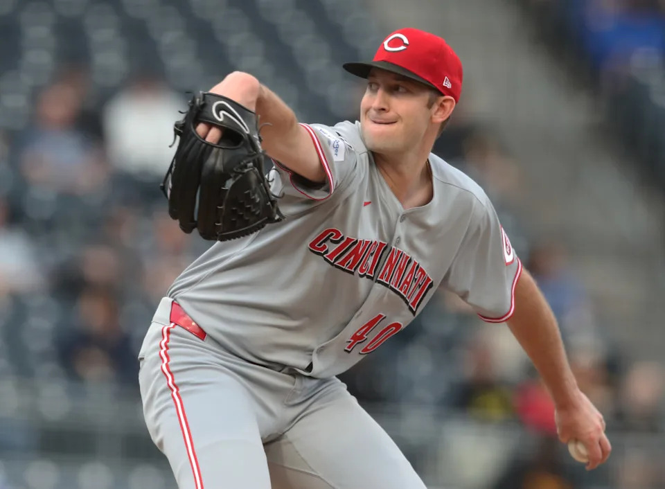 Cincinnati Reds starting pitcher Nick Lodolo (40) delivers a pitch against the Pittsburgh Pirates during the first inning at PNC Park.Charles LeClaire-Imagn Images
