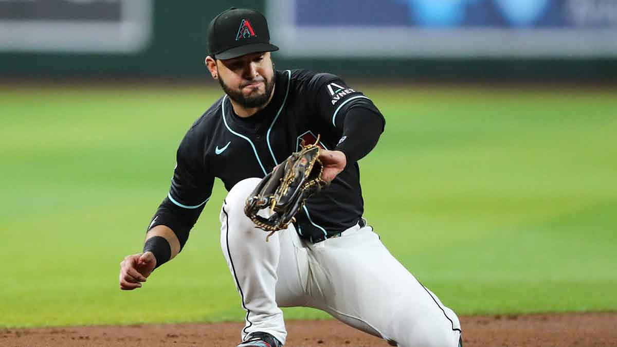 Arizona Diamondbacks third baseman Eugenio Suarez (28) catches a line drive on Aug. 28, 2024 at Chase Field in Phoenix.