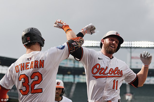 The Orioles won both games of a double header against the New York Mets on Thursday