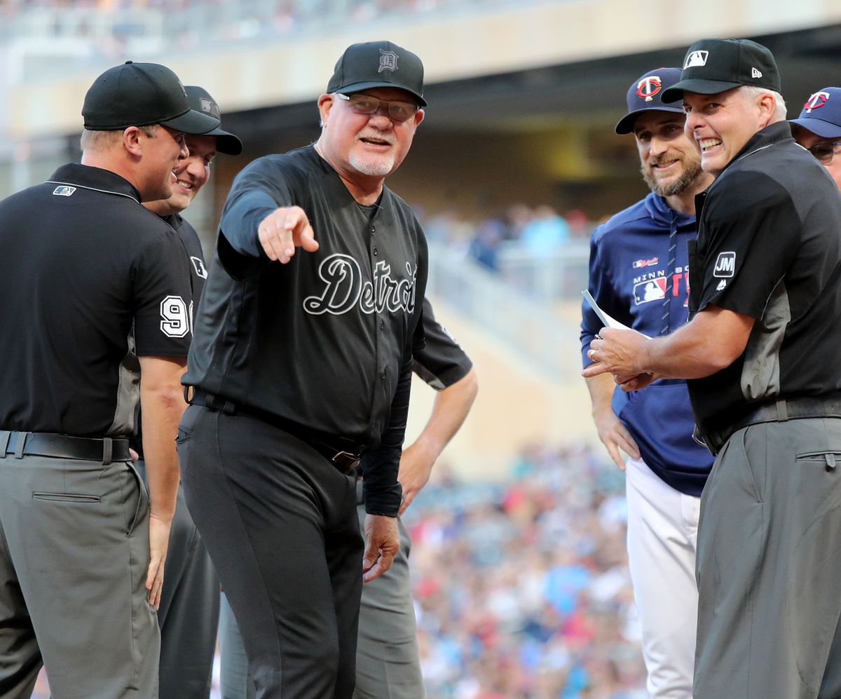 Detroit Tigers beat Minnesota Twins 9-6 at Target Field