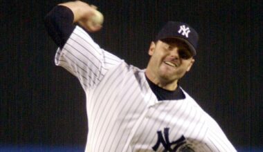 2000 Yankees, July 19: Roger Clemens cruises against Tigers