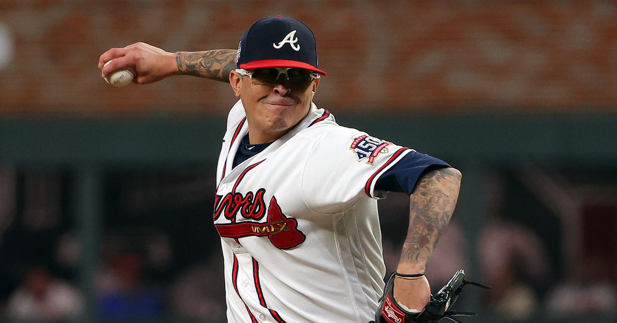 Former Atlanta Braves pitcher Jesse Chavez retires from baseball