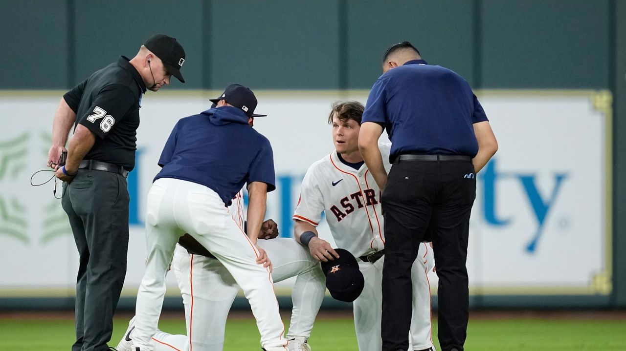 Houston's Jake Meyers exits game after apparent pregame injury