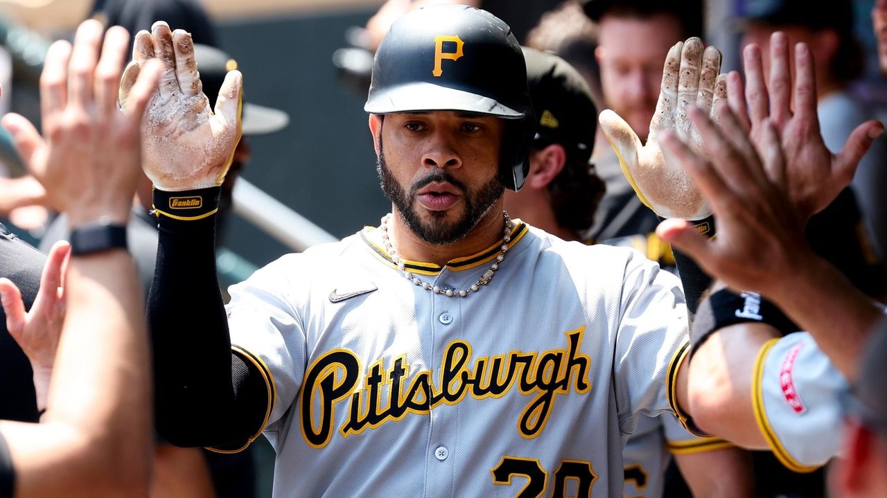 Pirates slip past Twins for 2-1 victory to end 8-game skid